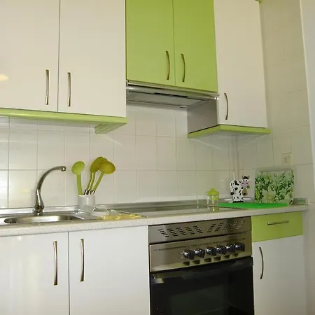 Estudios Marco Polo V.v. * 拉曼加戴尔马尔梅纳